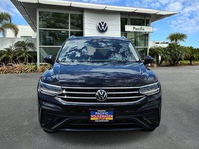 Used 2023 Volkswagen Tiguan SE w/ Panoramic Sunroof Package