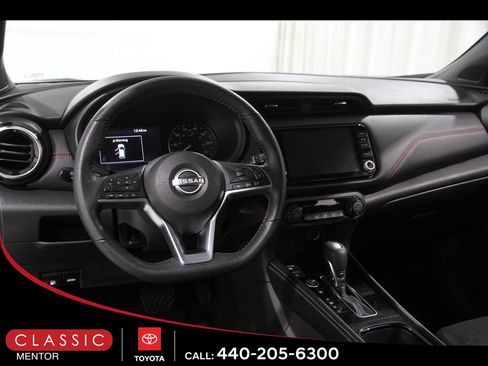 Used 2024 Nissan Kicks SR image 6