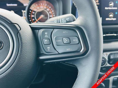 Used 2025 Jeep Wrangler Sport image 6