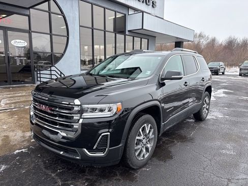 Used 2023 GMC Acadia SLE w/ Driver Convenience Package image 2