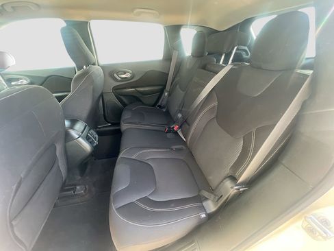 Used 2015 Jeep Cherokee Latitude AWD/4WD image 23