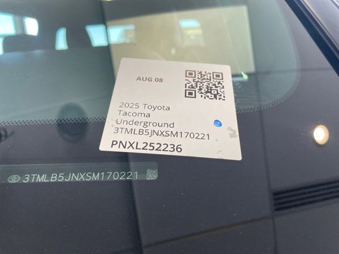 Certified 2025 Toyota Tacoma SR5 AWD/4WD image 25
