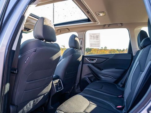 Used 2023 Subaru Forester Premium image 17