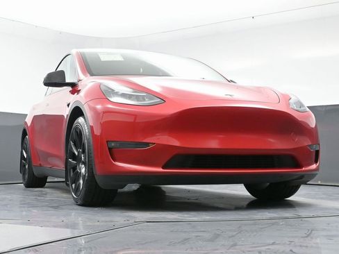 Used 2023 Tesla Model Y Long Range image 52