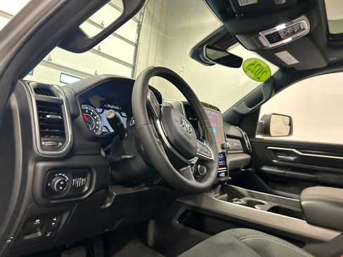 Used 2025 RAM 1500 Big Horn AWD/4WD image 18