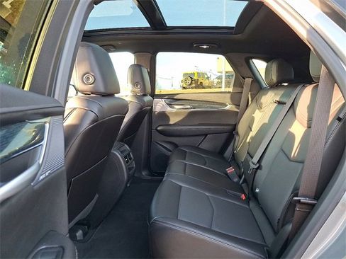 Used 2025 Cadillac XT5 Premium Luxury image 10
