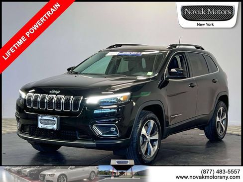 Used 2022 Jeep Cherokee Limited w/ Mopar Interior Package AWD/4WD image 4