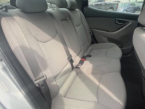 Used 2015 Hyundai Elantra SE w/ Option Group 02 image 16