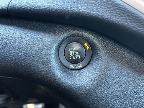 Certified 2016 Jeep Cherokee Limited image 16