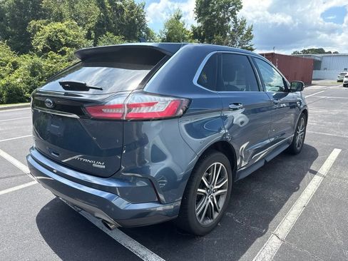 Used 2019 Ford Edge Titanium w/ Equipment Group 301A FWD image 4