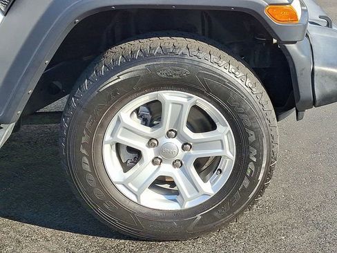 Used 2018 Jeep Wrangler Unlimited Sport S AWD/4WD image 8