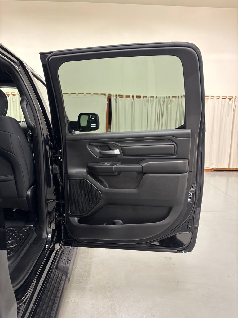 New 2026 RAM 1500 Express AWD/4WD image 30