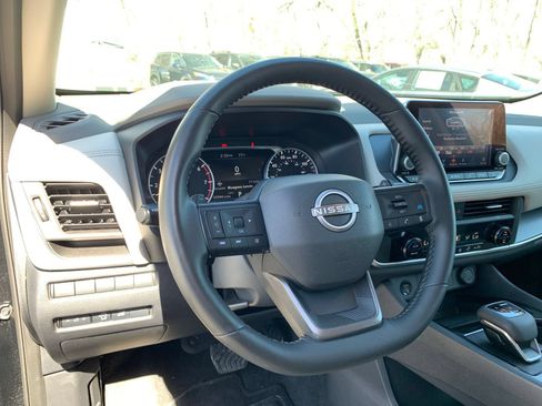 Used 2025 Nissan Rogue SV AWD/4WD image 66