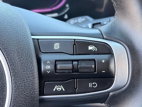 Used 2025 Kia Sportage EX FWD image 26