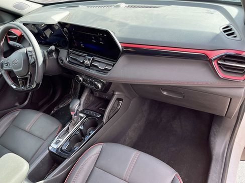 Used 2024 Chevrolet TrailBlazer RS w/ Convenience Package image 28