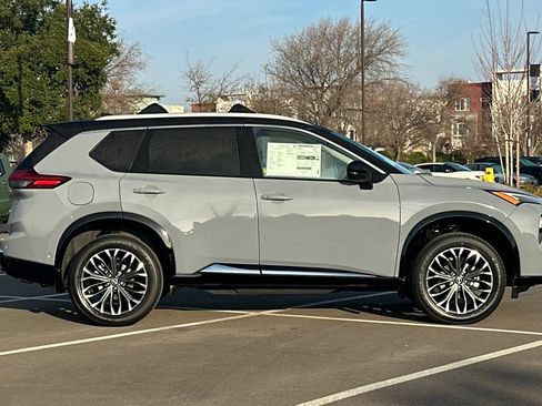 New 2026 Nissan Rogue Platinum w/ Platinum Premium Package AWD/4WD image 3