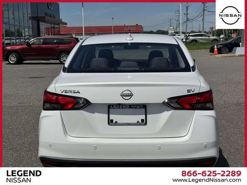 Used 2023 Nissan Versa SV FWD image 6