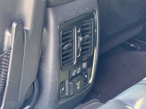 Used 2018 Jeep Grand Cherokee Limited AWD/4WD image 33
