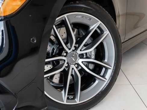 Used 2022 Mercedes-Benz AMG GT 43 image 2