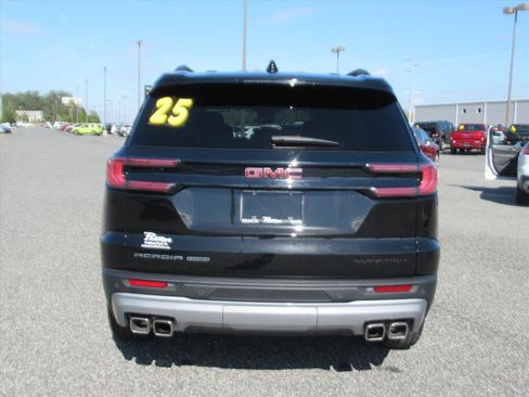 Used 2025 GMC Acadia Elevation image 5