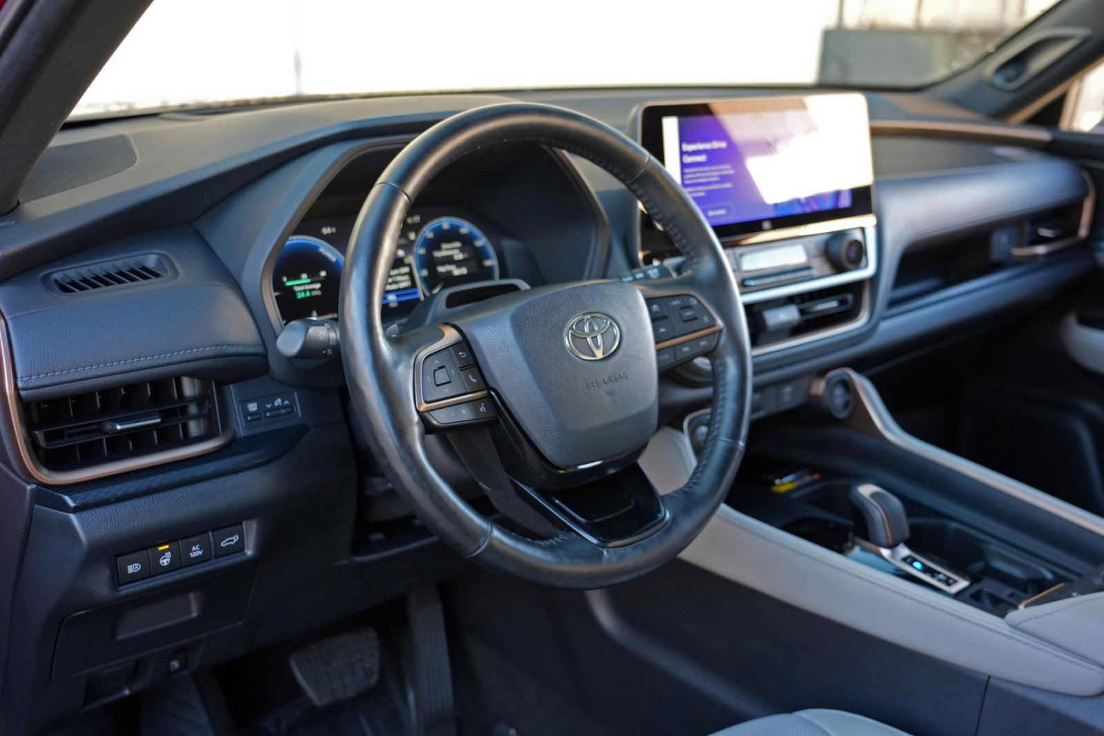 Used 2024 Toyota Grand Highlander AWD Hybrid image 14