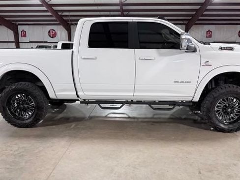 Used 2024 RAM 2500 Laramie AWD/4WD image 4