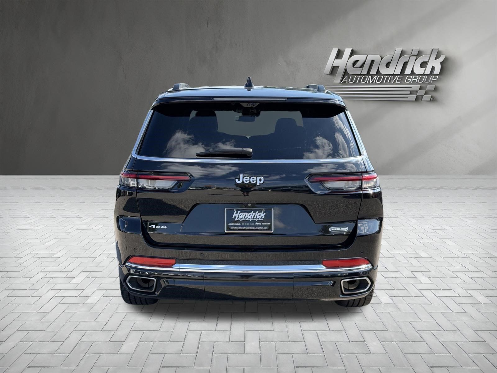 Used 2024 Jeep Grand Cherokee L Overland w/ Advanced Protech Group III AWD/4WD image 9