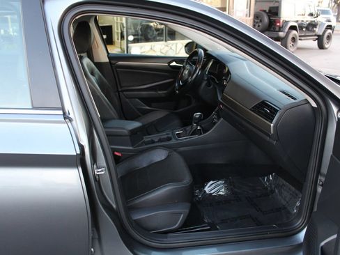 Used 2019 Volkswagen Jetta SEL Premium FWD image 10