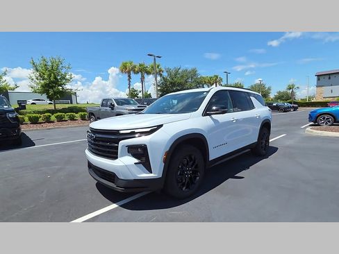 New 2026 Chevrolet Traverse LT w/ Midnight/Sport Edition FWD image 21