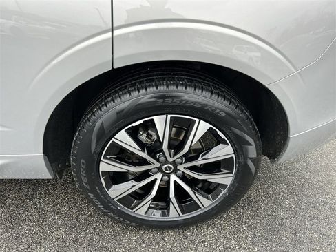 Certified 2023 Volvo XC60 B5 Core w/ Climate Package image 11