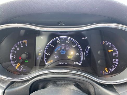 Used 2019 Jeep Grand Cherokee Limited image 10