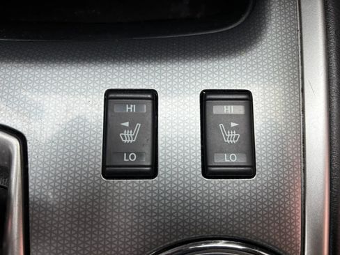 Used 2020 Nissan Pathfinder SL image 25