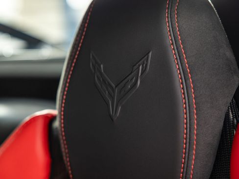 Used 2026 Chevrolet Corvette E-Ray w/ Stealth Interior Trim Package AWD/4WD image 30
