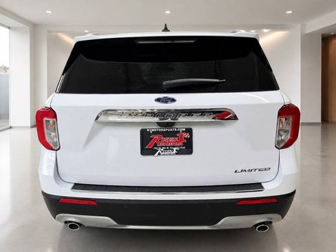 Used 2021 Ford Explorer Limited w/ Equipment Group 301A RWD image 3