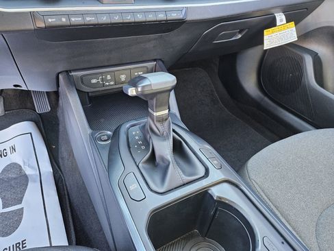 Used 2025 Kia K4 LXS image 23