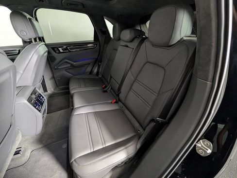 Used 2023 Porsche Cayenne GTS AWD/4WD image 24