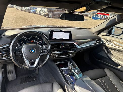 Used 2017 BMW 540i xDrive image 25