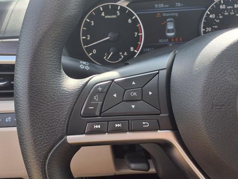 Used 2025 Nissan Altima 2.5 SV image 14