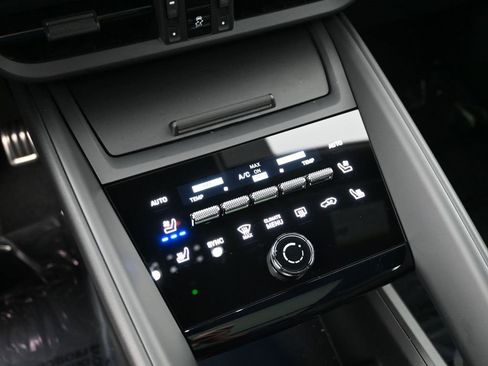 Certified 2025 Porsche Macan 4S Electric image 23