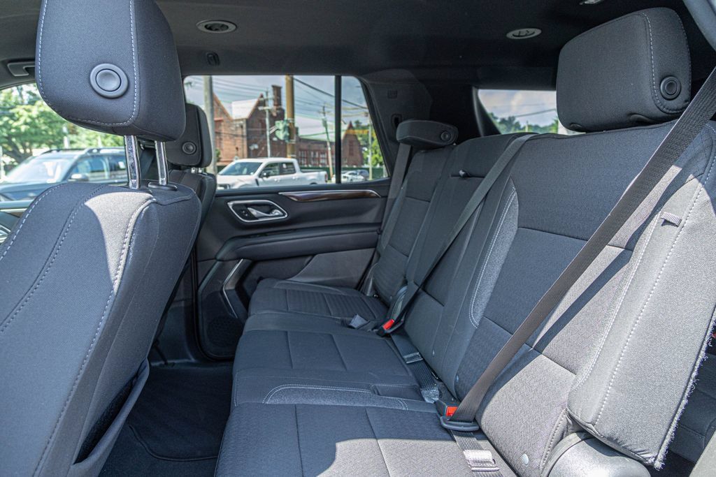 Used 2022 GMC Yukon SLE w/ Gmc Pro Safety Plus Package AWD/4WD image 28
