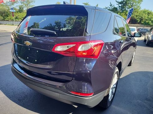 Used 2020 Chevrolet Equinox LS w/ LS Convenience Package FWD image 3
