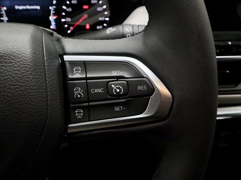 Used 2024 Jeep Compass Limited image 28