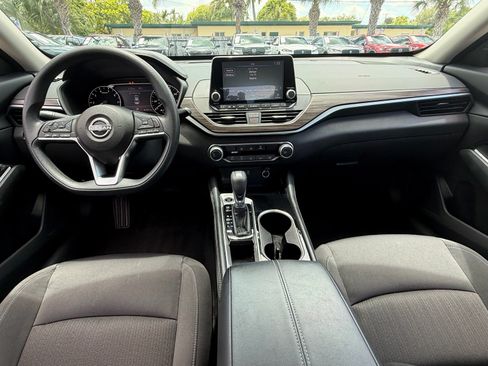 Certified 2023 Nissan Altima 2.5 SV FWD image 13