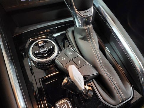 Certified 2024 GMC Canyon AT4 w/ Technology Package image 22