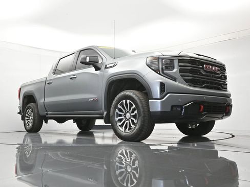 Used 2023 GMC Sierra 1500 AT4 w/ AT4 Premium Package AWD/4WD image 41