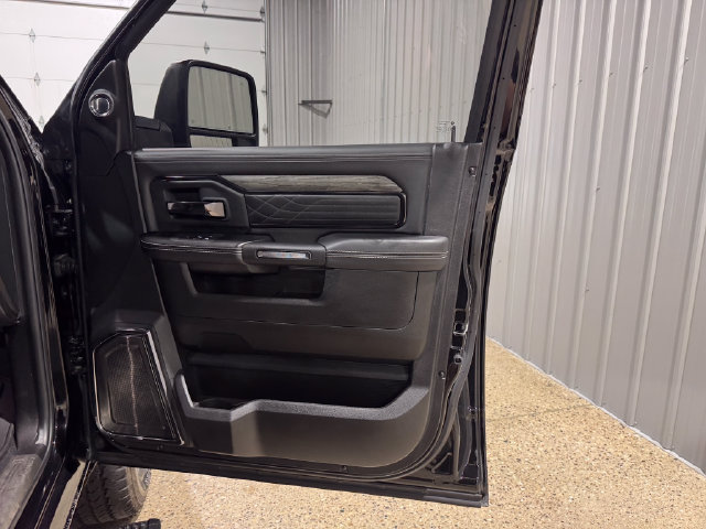 Used 2025 RAM 2500 Limited AWD/4WD image 23