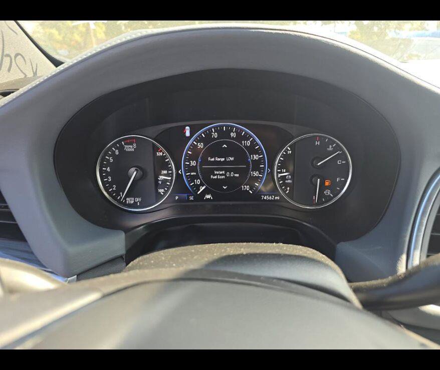 Used 2024 Buick Enclave Premium AWD/4WD image 5