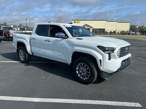 Certified 2025 Toyota Tacoma Limited image 7