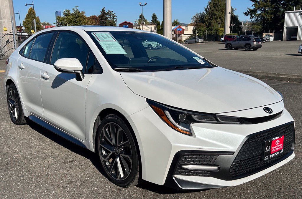 Certified 2022 Toyota Corolla XSE FWD image 3