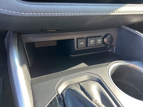 Used 2021 Toyota Highlander XLE AWD/4WD image 48